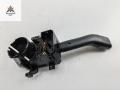 переключатель поворотов Volkswagen Golf 4 поколение 1998, 1.6 л., бензин, МКПП, серый, хетчбэк 5 дв., 8L0953513 - фото №3