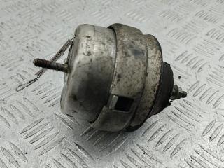 подушка крепления двигателя Volkswagen Passat B5 1997, 1.6 л., бензин, МКПП, серый, седан, 8D0199379J