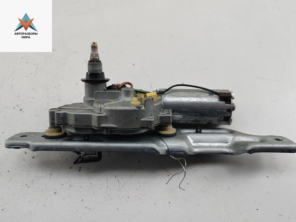 Двигатель стеклоочистителя заднего (моторчик дворников) Volkswagen Golf 3 поколение 1997, 1.8 л., бензин, АКПП, зелёный, хетчбэк 5 дв., 1H6955713A - фото №1