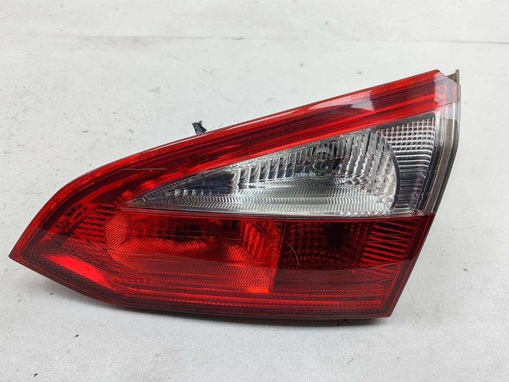 фонарь крышки багажника правый Ford Focus III 2014, 1.0 л., бензин, МКПП, серый, универсал, BM5113A602B