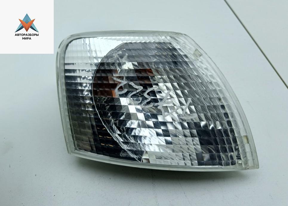 Поворотник (указатель поворота) правый Volkswagen Passat B5 1999, 1.9 л., дизель, МКПП, серый, универсал, 3B0953050C - фото №1