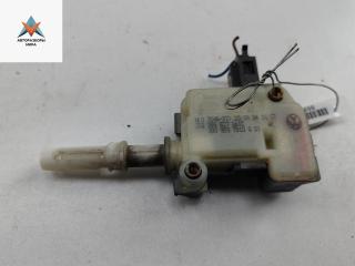 активатор замка багажника Volkswagen Passat B5 [рестайлинг] 2004, 1.9 л., дизель, МКПП, серый, универсал, 3B5827061C.3B0959781D