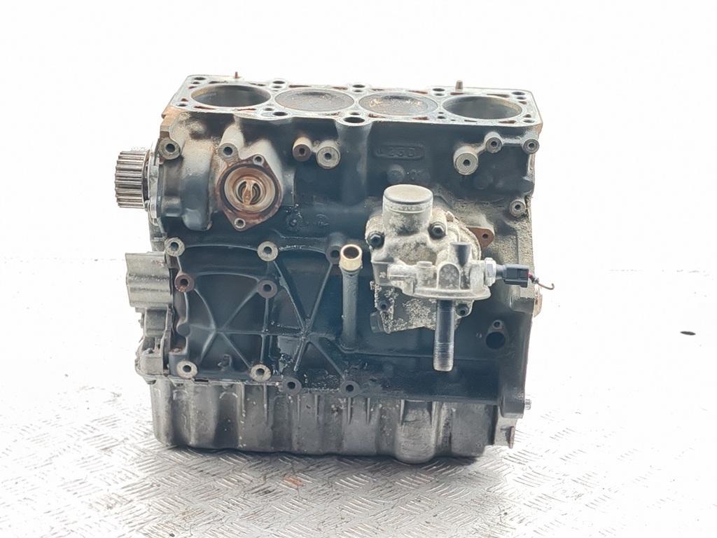 блок цилиндров Volkswagen Golf 4 поколение 2001, 2.0 л., бензин, МКПП, AZJ - фото №1