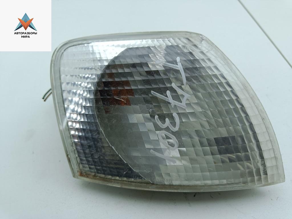 Поворотник (указатель поворота) правый Volkswagen Passat B5 1998, 1.8 л., бензин, МКПП, зелёный, универсал, 3B0953050C - фото №1