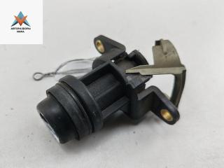 кнопка открытия багажника Volkswagen Passat B4 1995, 1.6 л., бензин, МКПП, синий, универсал