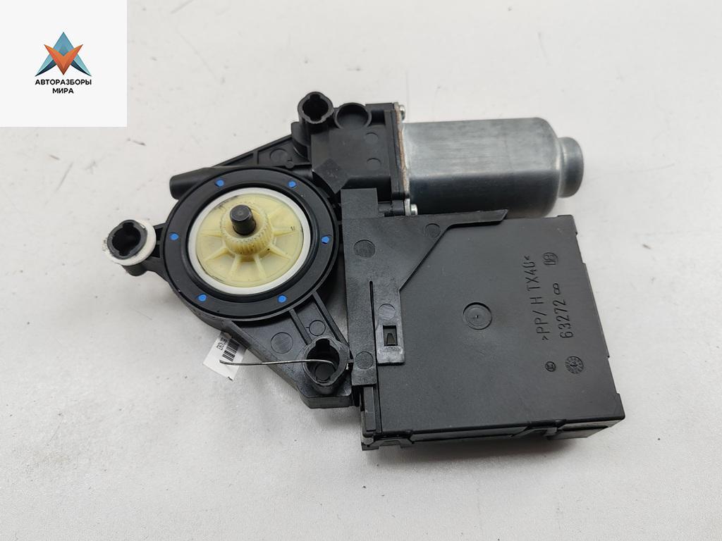 моторчик стеклоподъемника передний правый Skoda Octavia mk2 (A5 1Z) 2007, 1.6 л., бензин, МКПП, чёрный, универсал, 1K0959792J - фото №1