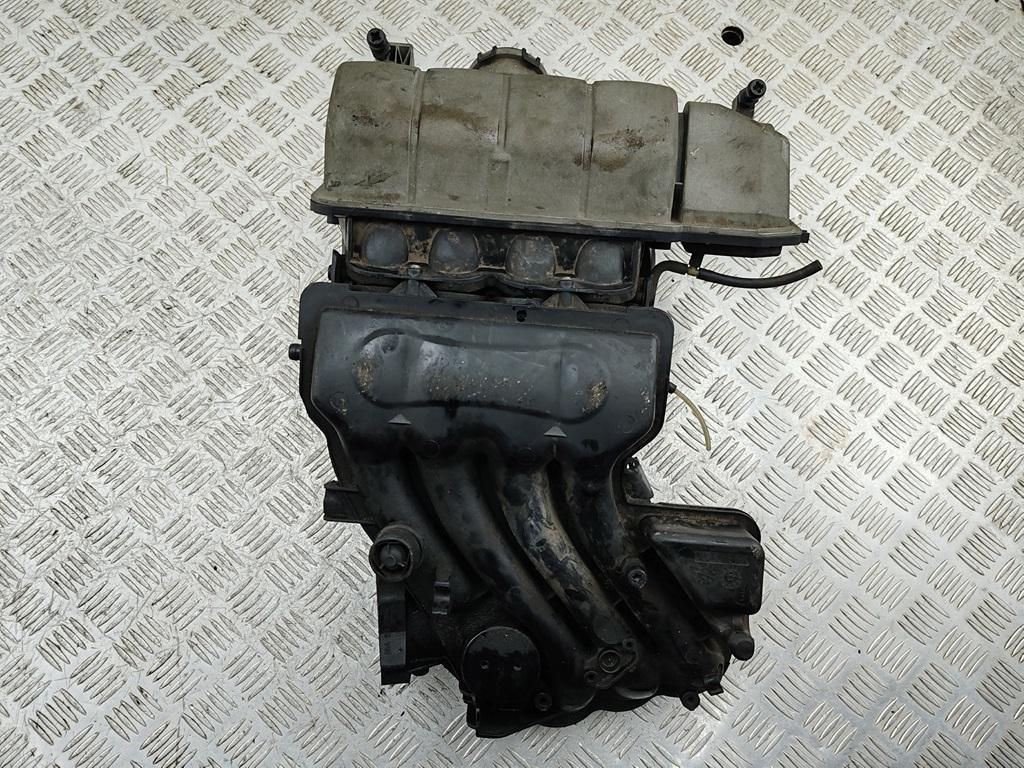 коллектор впускной Volkswagen Bora 2003, 2.0 л., бензин, седан, 06A133203