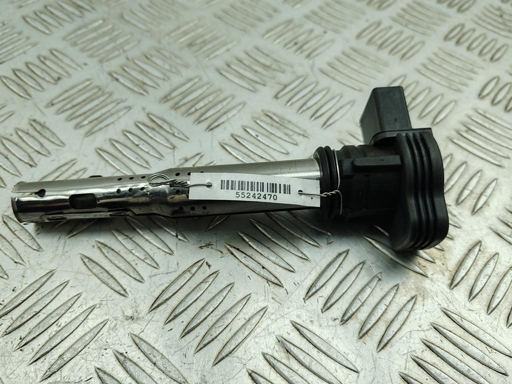 катушка зажигания Volkswagen Golf-5 2005, 2.0 л., бензин, МКПП, чёрный, хетчбэк 3 дв., 07K905715F