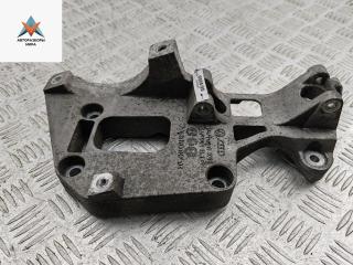 кронштейн генератора Volkswagen Golf 5 поколение 2005, 2.0 л., бензин, МКПП, чёрный, хетчбэк 3 дв., 06F903143F