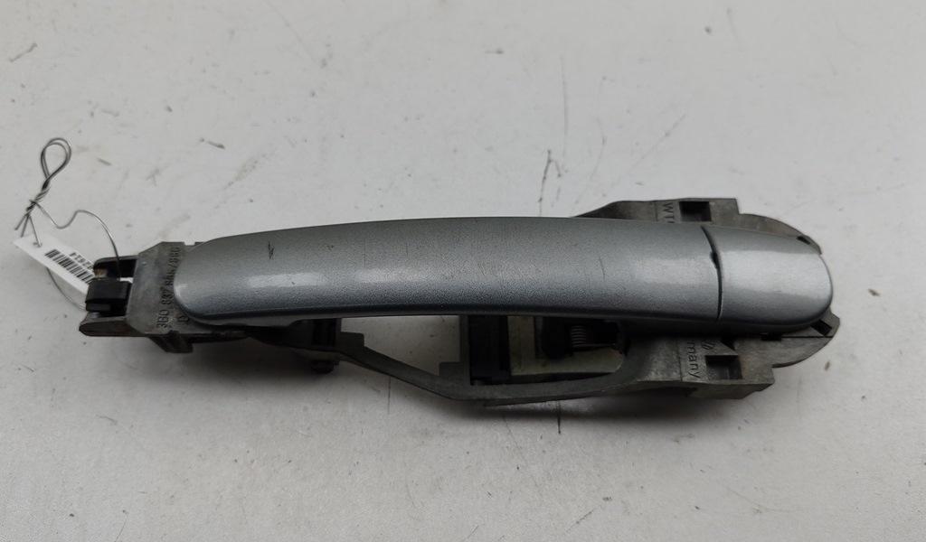 ручка наружная задняя правая Volkswagen Passat B5+ (GP) 2002, 2.0 л., бензин, МКПП, серый, универсал, 3B0837886