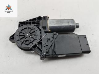 моторчик стеклоподъемника передний правый Volkswagen Passat B5 1999, 1.6 л., бензин, МКПП, синий, универсал, 101434203