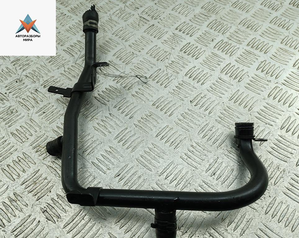 трубка охлаждающей жидкости Volkswagen Golf 5 поколение 2005, 2.0 л., бензин, МКПП, 06F121492B - фото №1