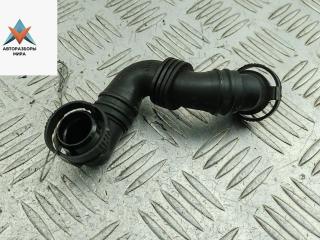 патрубок вентиляции картера Volkswagen Golf 5 поколение 2005, 2.0 л., бензин, МКПП, чёрный, хетчбэк 3 дв., 06F103212D