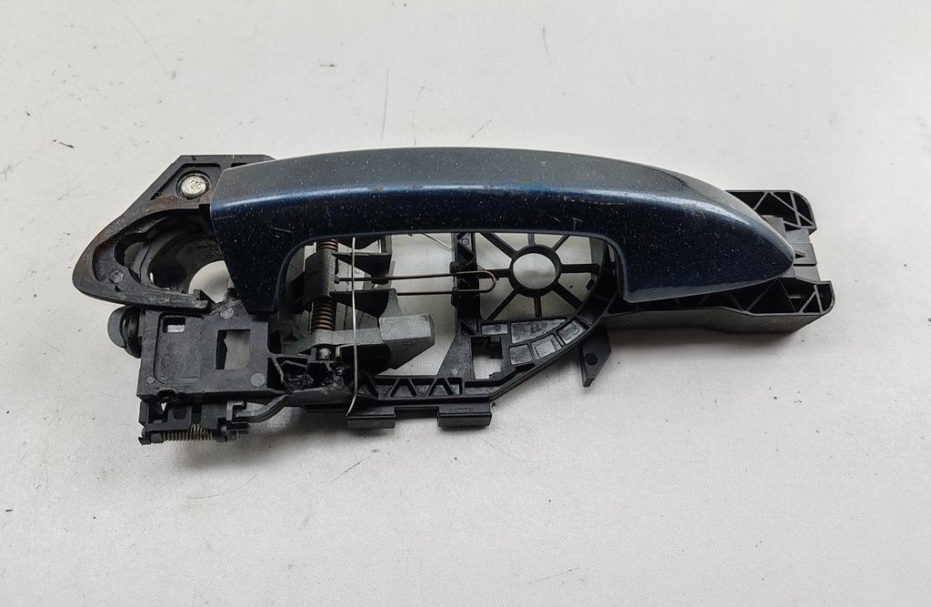 ручка наружная передняя левая Volkswagen Passat B6 2006, 2.0 л., дизель, МКПП, серый, универсал, 3C0837885H - фото №1