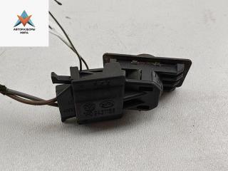 подсветка номера Volkswagen Golf 3 поколение 1997, 1.8 л., бензин, АКПП, зелёный, хетчбэк 5 дв., 1H0943115B