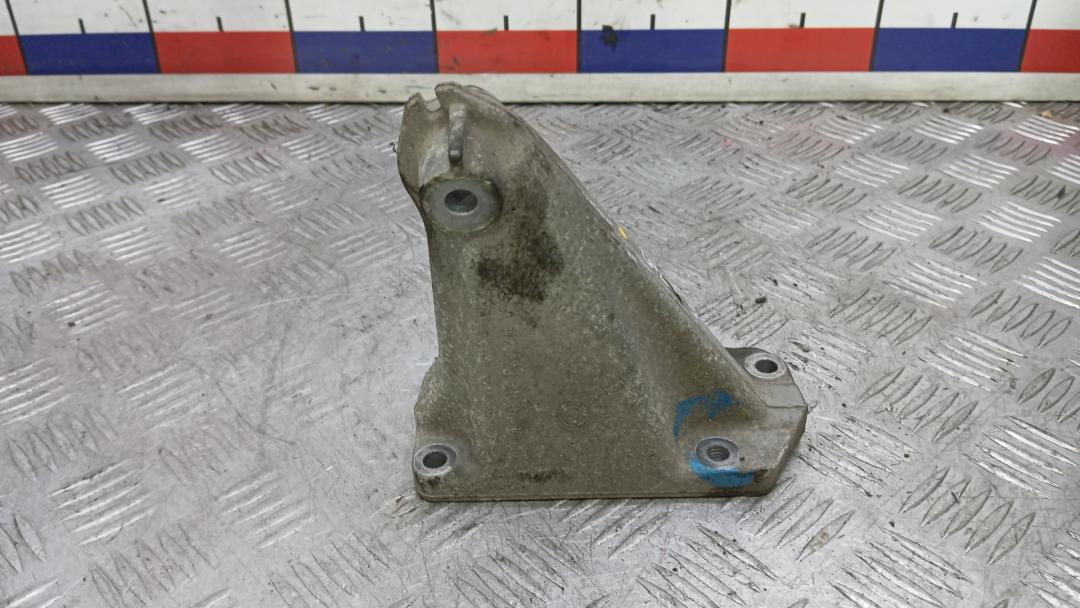 Кронштейн двигателя бензиновый Mercedes-Benz CLK-Класс C209/A209 2003, 2.6 л., 240, бензин, АКПП, купе - фото №1