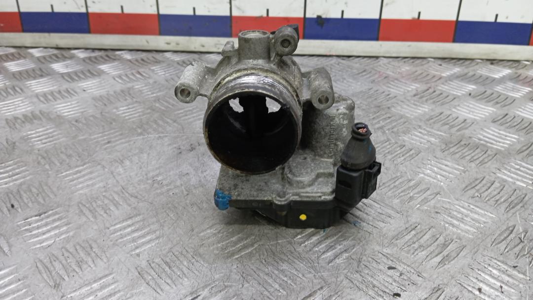 заслонка дроссельная Skoda Yeti 1 поколение 2010, 2.0 л., дизель, АКПП, внедорожник 5 дв., 03L128063KV100 - фото №1