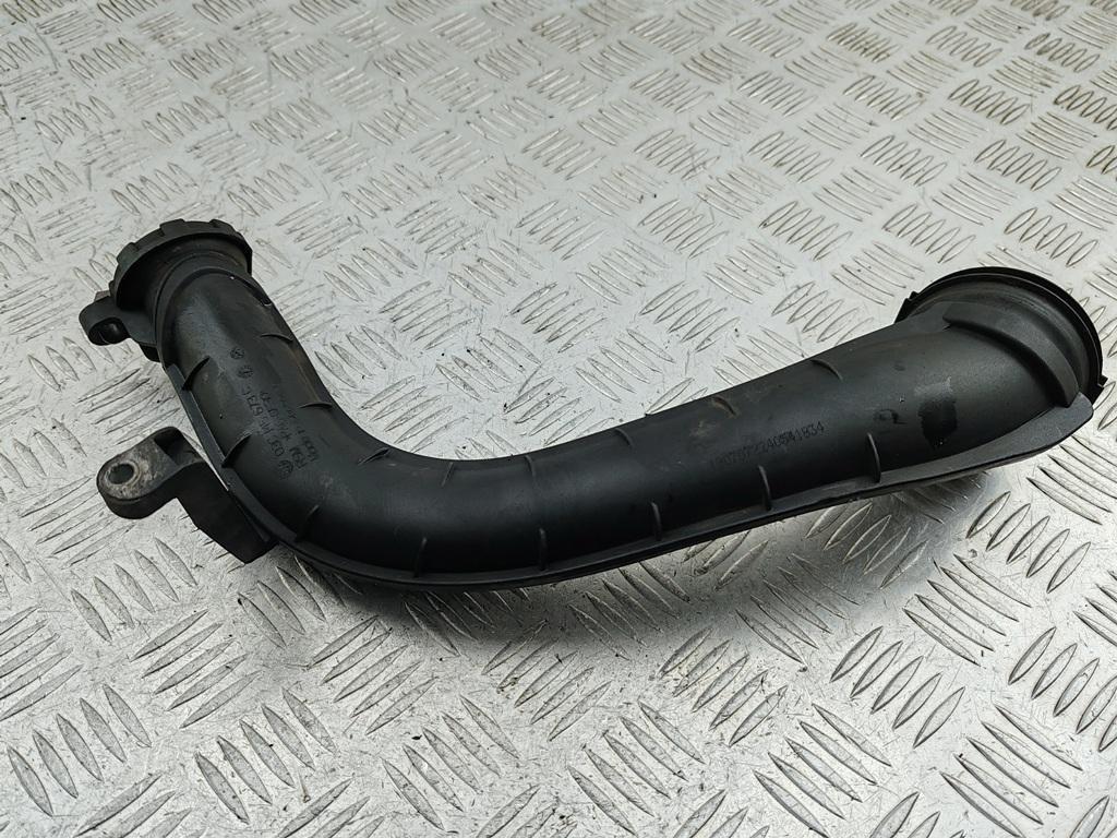 патрубок интеркулера Volkswagen Golf-5 2007, 1.4 л., бензин, МКПП, зелёный, универсал, 03C145673C