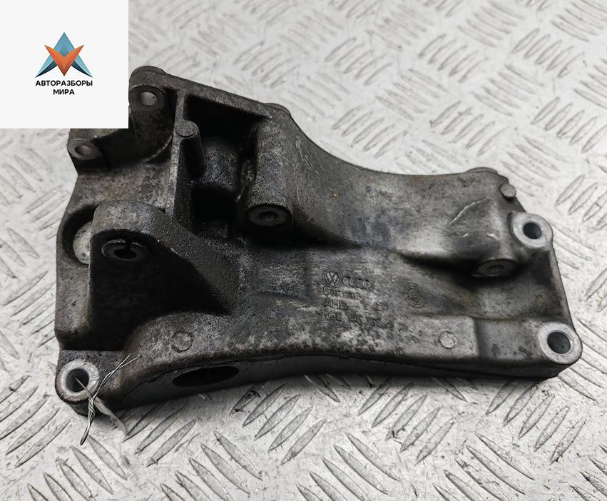 кронштейн генератора Volkswagen Golf 3 поколение 1997, 1.6 л., бензин, МКПП, красный, хетчбэк 3 дв., 030145169H - фото №1