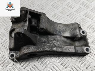 кронштейн генератора Volkswagen Golf 3 поколение 1997, 1.6 л., бензин, МКПП, красный, хетчбэк 3 дв., 030145169H