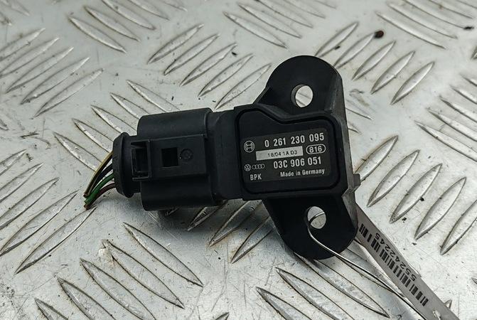 датчик абсолютного давления Volkswagen Golf-5 2004, 1.4 л., бензин, МКПП, чёрный, хетчбэк 5 дв., 0261230095, 03C906051