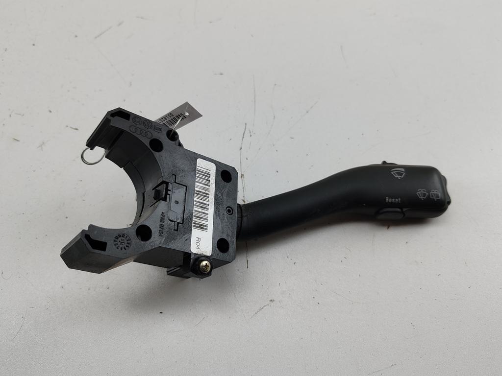 переключатель дворников Skoda Fabia mk1 (6Y) 2006, 1.2 л., бензин, МКПП, чёрный, универсал, 4B0953503H