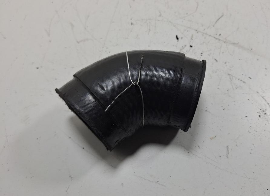 патрубок интеркулера Volkswagen Passat B5+ (GP) 2001, 1.9 л., дизель, МКПП, серый, универсал, 8B0145834E