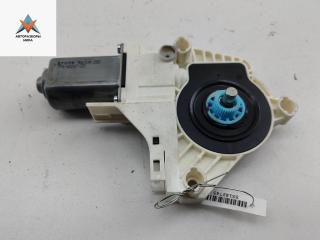 моторчик стеклоподъемника передний правый Audi Q7 4L [рестайлинг] 2011, 3.0 л., бензин, АКПП, чёрный, внедорожник 5 дв., 8K0959802A