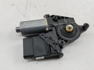 моторчик стеклоподъемника задний правый Volkswagen Passat B5+ (GP) 2001, 1.8 л., бензин, АКПП, серый, седан, 105407301