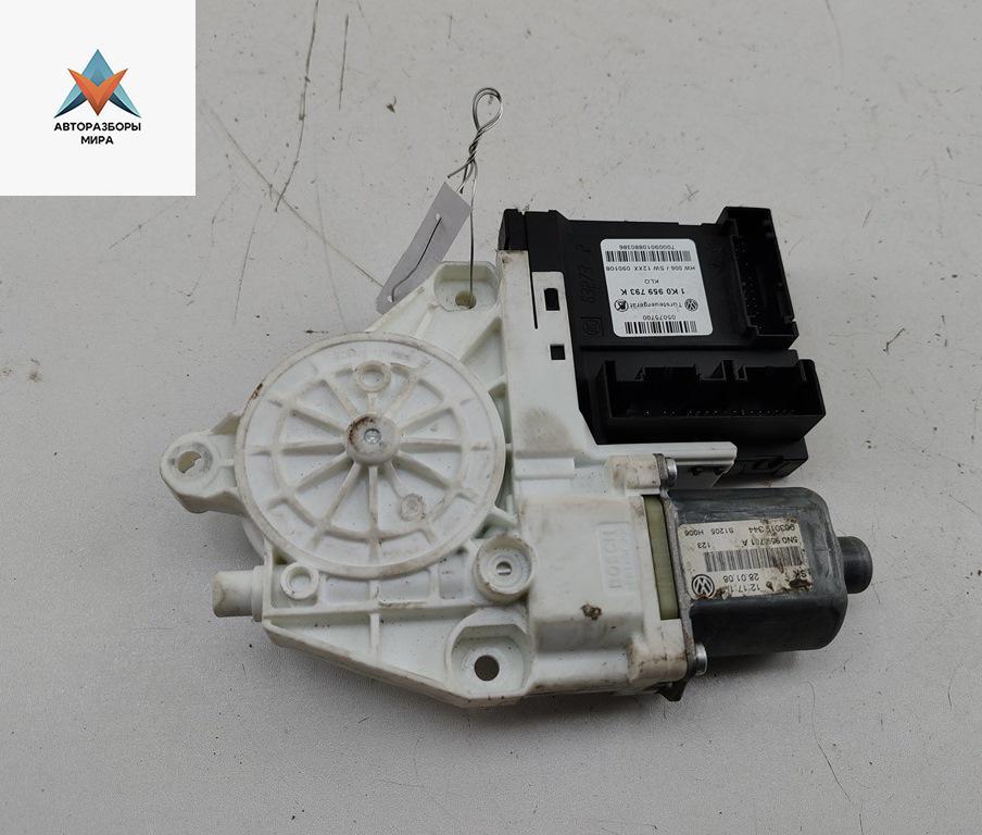 моторчик стеклоподъемника передний левый Volkswagen Golf 5 поколение 2007, 1.4 л., МКПП, хетчбэк 3 дв., 1K0959793K - фото №1