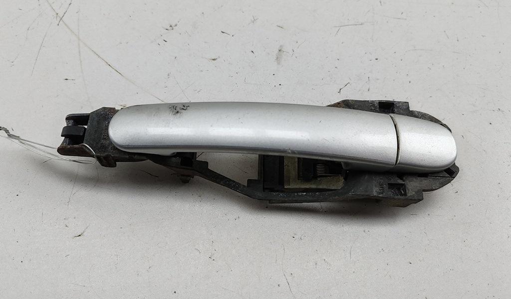 ручка наружная задняя правая Volkswagen Passat B5+ (GP) 2001, 2.0 л., бензин, МКПП, серый, седан, 3B0837885