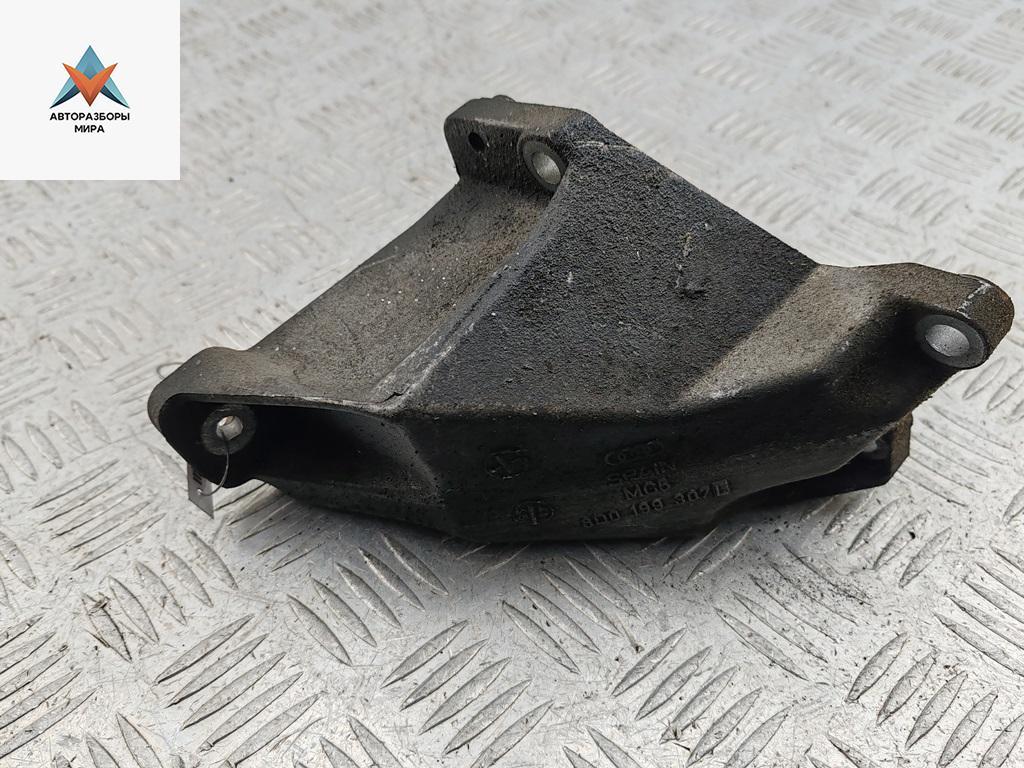 кронштейн двигателя Audi A4 B5 1997, 1.6 л., бензин, МКПП, красный, седан, 8D0199307L - фото №1
