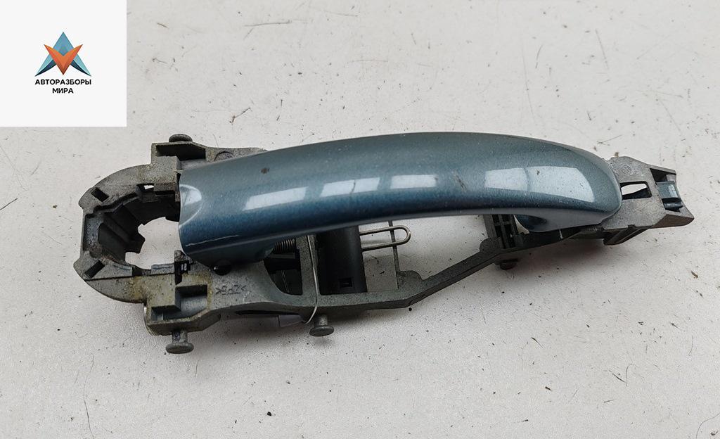 ручка наружная передняя левая Volkswagen Golf 5 поколение 2007, 1.4 л., бензин, МКПП, зелёный, универсал, 1K0837885A - фото №1