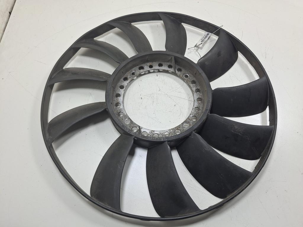 крыльчатка вентилятора (лопасти) Volkswagen Passat B5+ (GP) 2001, 1.9 л., дизель, МКПП, серый, универсал, 058121301B