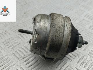 подушка крепления двигателя Audi A4 B5 1997, 1.6 л., бензин, МКПП, красный, седан, 8D0199379J