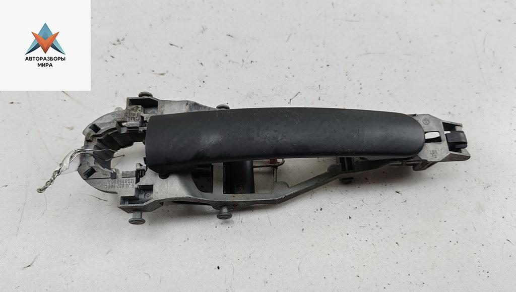 ручка наружная задняя правая Skoda Fabia 2 поколение (5J) 2009, 1.2 л., бензин, МКПП, серый, хетчбэк 5 дв., 1K0837886A - фото №1