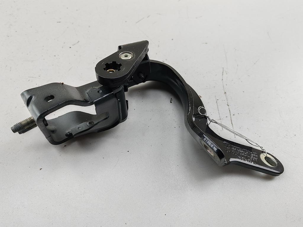 петля крышки багажника Audi Q7 4L 2011, чёрный, внедорожник 5 дв., 4L0827299B