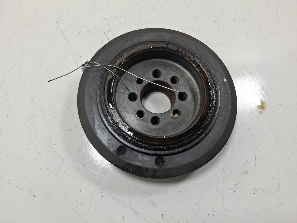 шкив коленвала Audi 100 C3 1987, 1.8 л., бензин, МКПП, красный, седан, 026105243C