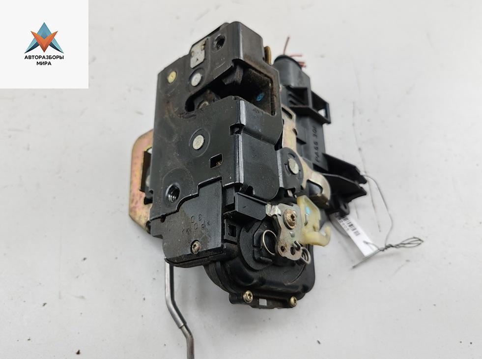 замок двери передней правой Audi A6 4B/C5 1997, 2.8 л., бензин, АКПП, синий, седан, 4B1837016B - фото №1