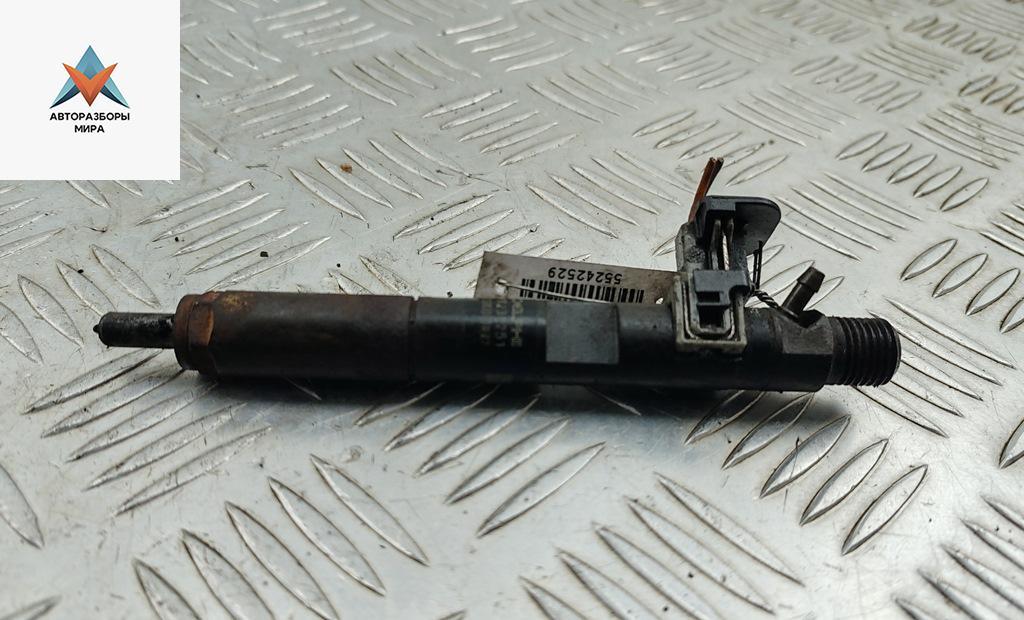 форсунка Dacia (Renault) Logan 2010, 1.5 л., дизель, МКПП, синий, универсал, 166001137R, H8200421897 - фото №1