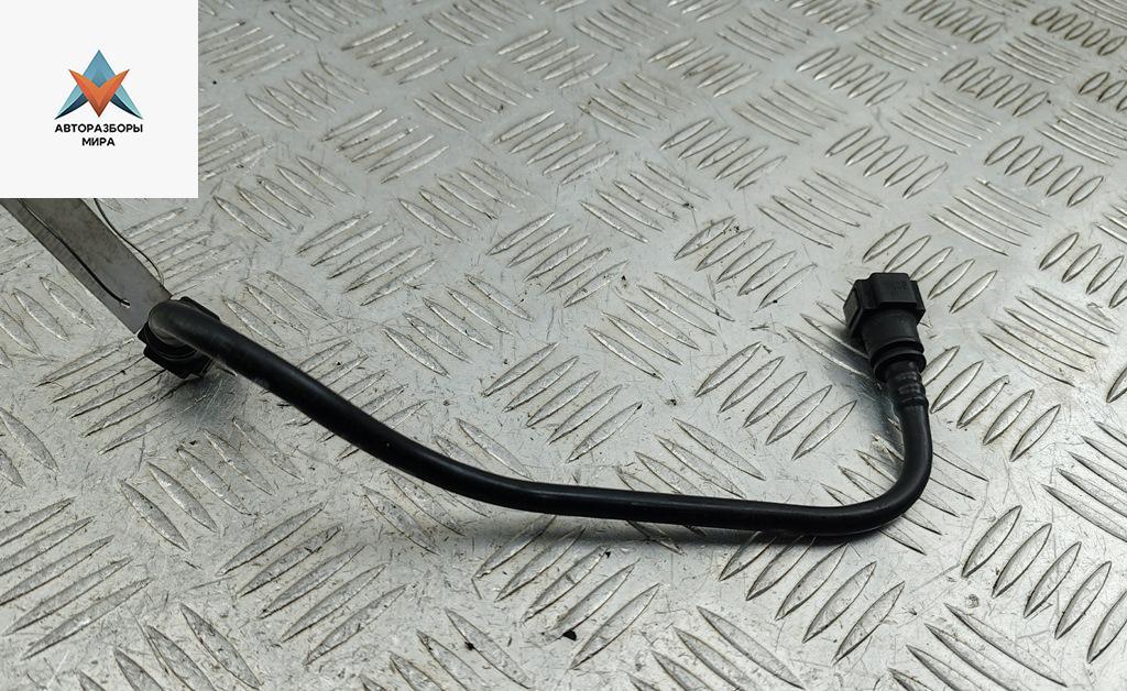 трубка вакуумная Peugeot 307 1 поколение 2001, 1.6 л., бензин, МКПП, синий, хетчбэк 5 дв. - фото №1