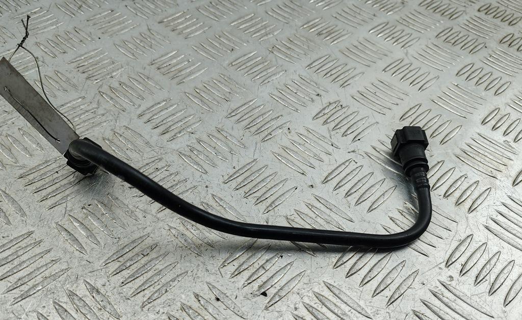 трубка вакуумная Peugeot 307 1 поколение 2001, 1.6 л., бензин, МКПП, синий, хетчбэк 5 дв. - фото №1