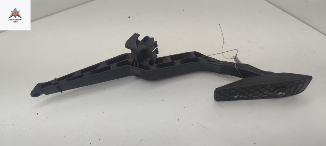 педаль Audi 80 8C/B4 1991, 2.0 л., бензин, МКПП, белый, седан, 893721653B - фото №1