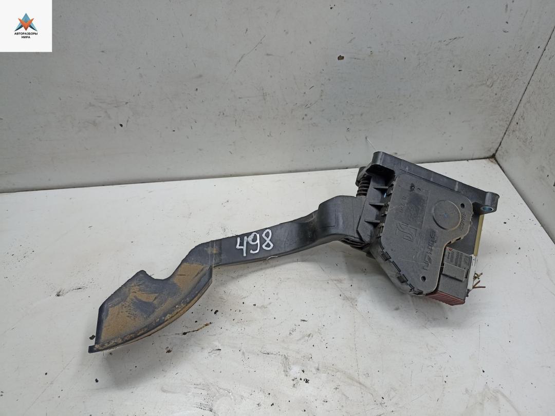 педаль Opel Corsa D 2009, 1.2 л., бензин, МКПП, жёлтый, хетчбэк 3 дв., 13305804 - фото №1