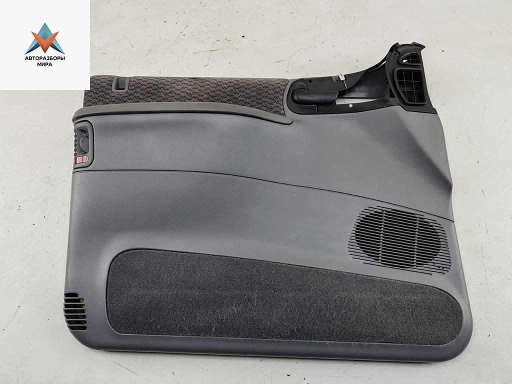 обшивка двери передняя левая Chrysler Voyager 3 поколение 1998, 2.0 л., бензин, МКПП, синий, минивэн, 4681849 - фото №1