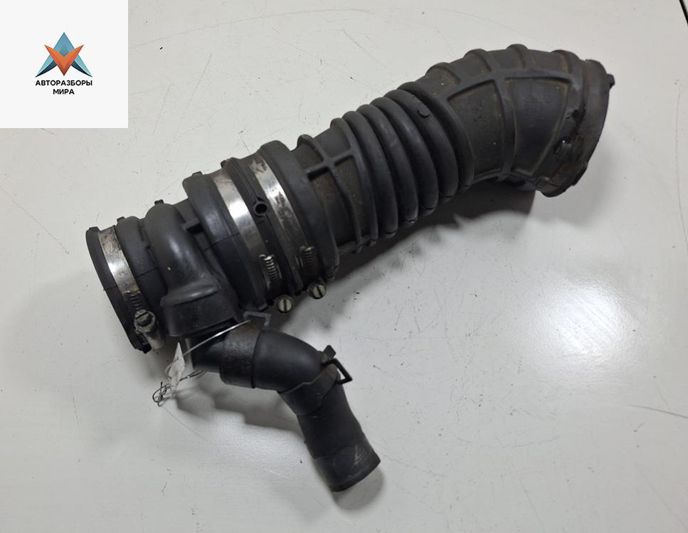 патрубок воздушного фильтра Chevrolet Orlando 1 поколение 2011, 2.0 л., дизель, 13350727 - фото №1