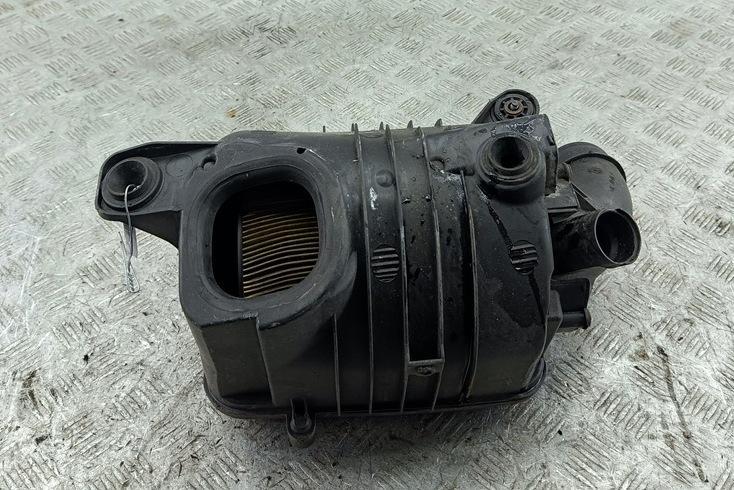 корпус воздушного фильтра SEAT Toledo 2005, 1.6 л., бензин, МКПП, серый, хетчбэк 5 дв.
