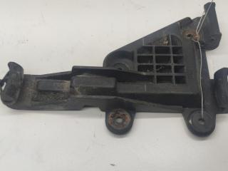 кронштейн переднего бампера Audi 80 8C/B4 1991, 2.0 л., бензин, МКПП, белый, седан, 8A0807284