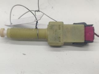 Датчик (включатель) стоп-сигнала Audi A6 4B/C5 1998, 1.8 л., бензин, МКПП, серый, седан, 443945515