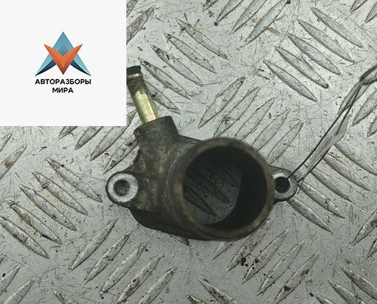 фланец (тройник) системы охлаждения Honda CR-V 2 поколение 2001, 2.0 л., бензин, МКПП, чёрный, внедорожник 5 дв. - фото №1